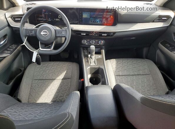 3N8AP6CA1SL346284 2025 NISSAN KICKS Gray Vista del salpicadero