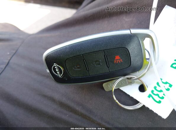 3N8AP6CA3SL319216 2025 NISSAN KICKS Черный Вид панели приборов