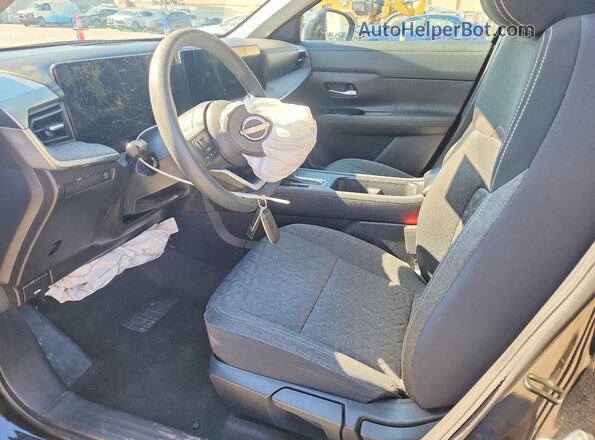 3N8AP6CA3SL357416 2025 NISSAN KICKS Black Front interior view