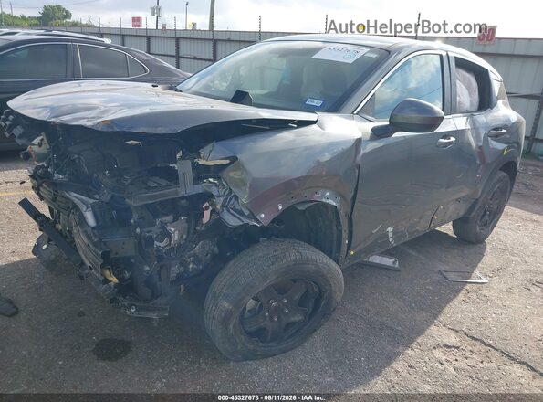 3N8AP6CA6SL396453 2025 NISSAN KICKS Gray Vista tres cuartos delantera izquierda