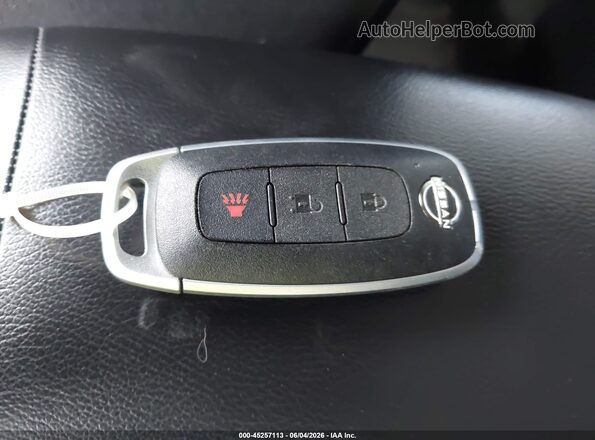 3N8AP6CA7SL384893 2025 NISSAN KICKS White წინა პანელის ხედი