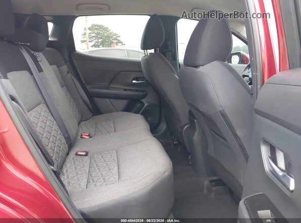 3N8AP6CA7SL393352 2025 NISSAN KICKS Red Vista de la etiqueta del VIN