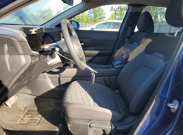 3N8AP6CA9SL399914 2025 NISSAN KICKS Синий Вид салона спереди
