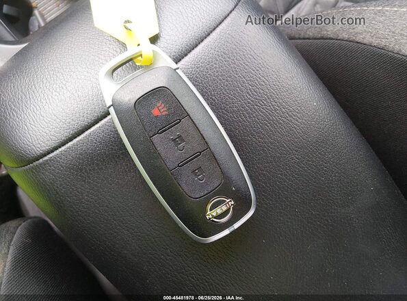 3N8AP6CAXSL358238 2025 NISSAN KICKS Белый Вид панели приборов