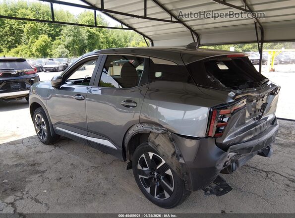 3N8AP6CB0SL312507 2025 NISSAN KICKS Gray Trasero izquierdo