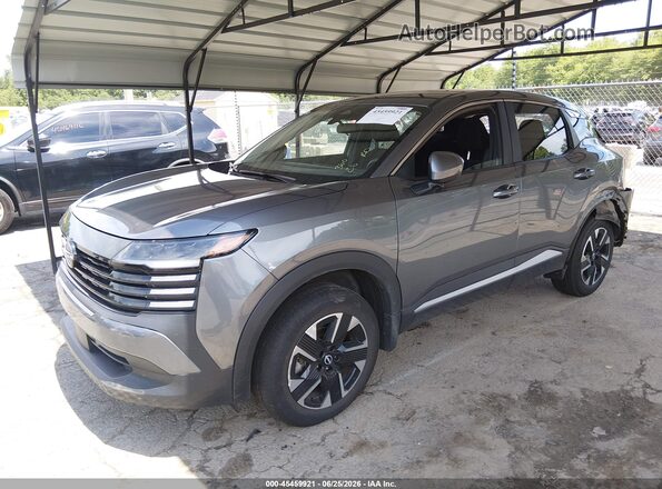 3N8AP6CB0SL312507 2025 NISSAN KICKS Gray Vista tres cuartos delantera izquierda