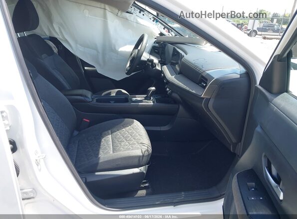 3N8AP6CB1SL300527 2025 NISSAN KICKS White Front interior view