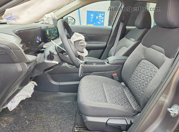3N8AP6CB1TL312680 2026 NISSAN KICKS Серый Вид салона спереди
