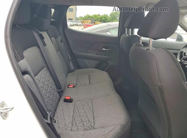 3N8AP6CB1TL362155 2026 NISSAN KICKS Белый Вид задней части салона