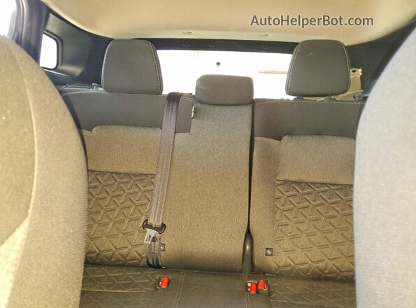 3N8AP6CB2SL405593 2025 NISSAN KICKS Gray Rear seats view