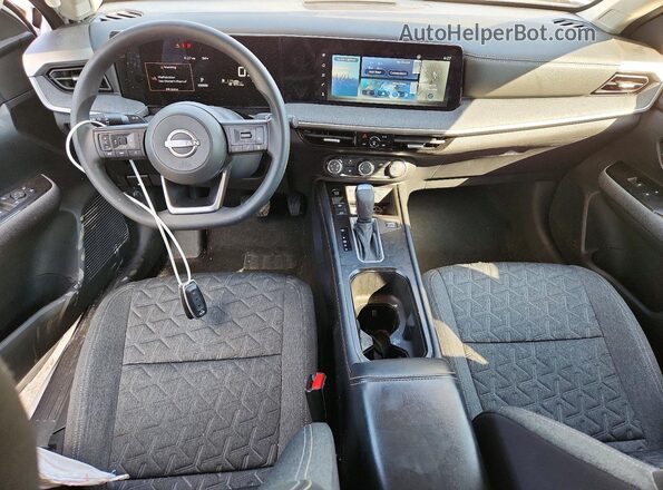 3N8AP6CB4SL389445 2025 NISSAN KICKS White Առջևի վահանակի տեսք