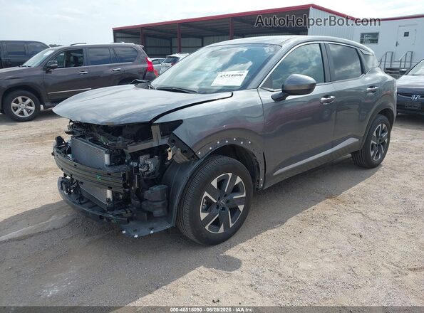 3N8AP6CB6SL408349 2025 NISSAN KICKS Silver Vista tres cuartos delantera izquierda