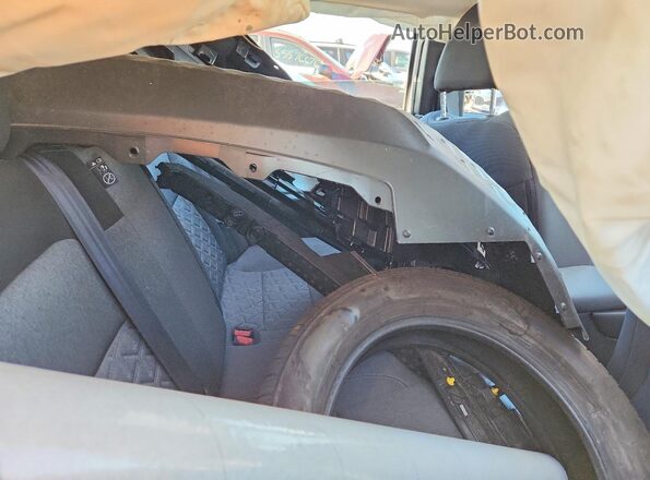 3N8AP6CB6SL409369 2025 NISSAN KICKS White Rear seats view
