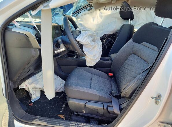 3N8AP6CB6SL409369 2025 NISSAN KICKS White Front interior view