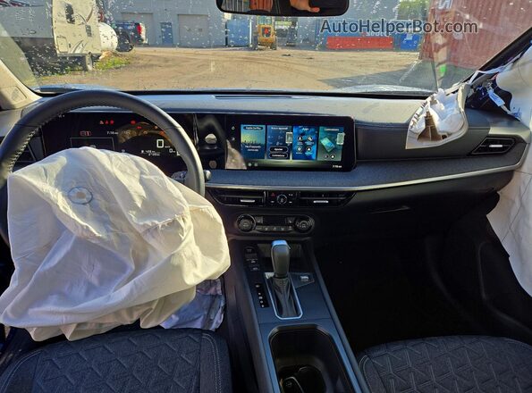 3N8AP6CB6TL301870 2026 NISSAN KICKS Blue Вид панелі приладів
