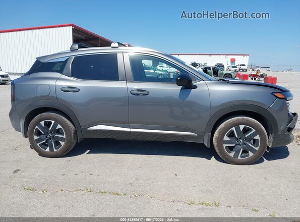 3N8AP6CB6TL372177 2026 NISSAN KICKS Gray სალონის 360-გრადუსიანი ხედი