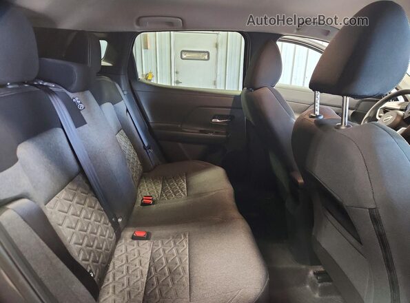 3N8AP6CB7SL350283 2025 NISSAN KICKS Gray Вид задньої частини салону