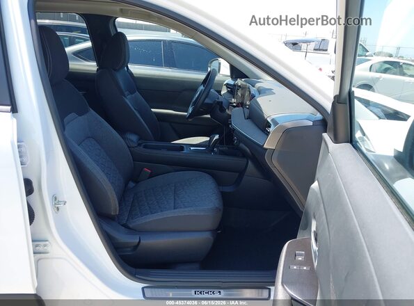 3N8AP6CB7SL440159 2025 NISSAN KICKS White Widok wnętrza z przodu