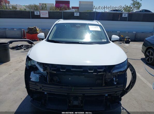 3N8AP6CB7SL440159 2025 NISSAN KICKS White Widok wnętrza z tyłu
