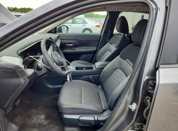 3N8AP6CB9TL389653 2026 NISSAN KICKS Gray Widok wnętrza z przodu