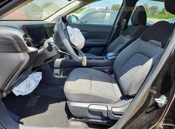 3N8AP6CBXSL303524 2025 NISSAN KICKS Black Front interior view