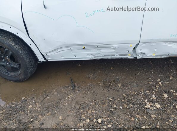 3N8AP6CE2TL329885 2026 NISSAN KICKS White Widok z przodu