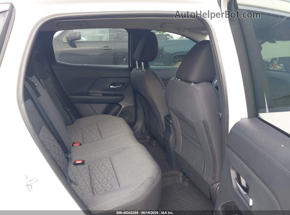 3N8AP6CE2TL329885 2026 NISSAN KICKS White Widok naklejki z numerem VIN