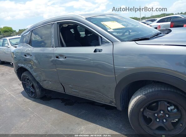 3N8AP6CE3TL302520 2026 NISSAN KICKS Gray Դիմացի տեսք