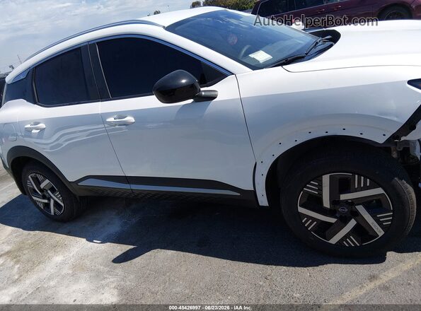 3N8AP6CE4TL411858 2026 NISSAN KICKS White Rear interior view