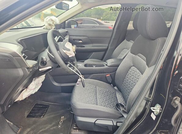 3N8AP6CE6TL350447 2026 NISSAN KICKS Black Вид салону спереду