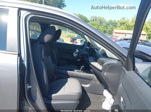 3N8AP6CE7TL369413 2026 NISSAN KICKS Gray Вид салону спереду