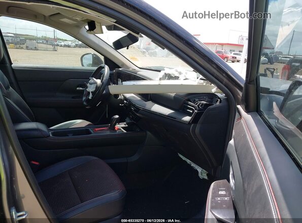 3N8AP6DA6SL349695 2025 NISSAN KICKS Gray წინა სალონის ხედი