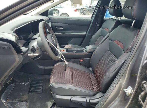 3N8AP6DA6TL307481 2026 NISSAN KICKS Gray Սալոնի դիմացի տեսք