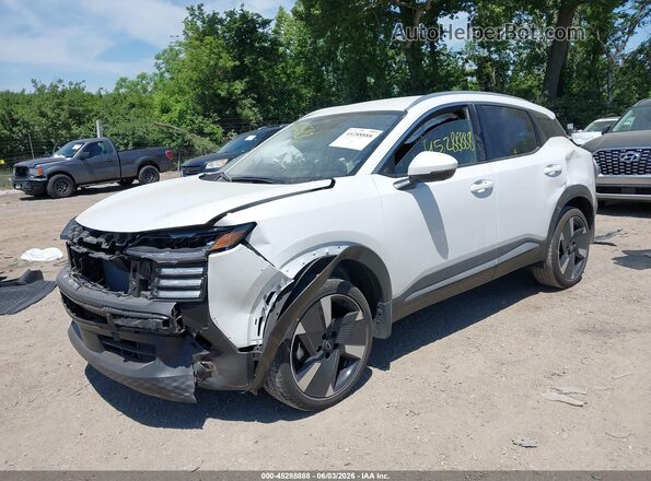 3N8AP6DA8SL327388 2025 NISSAN KICKS White წინა მარცხენა ხედი სამი მეოთხედიდან
