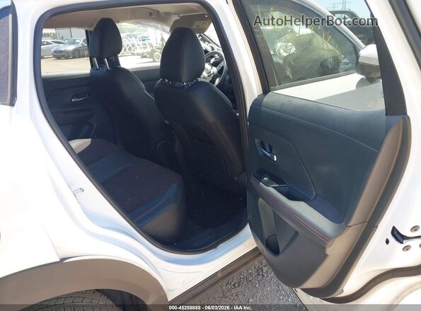 3N8AP6DA8SL327388 2025 NISSAN KICKS White VIN კოდის სტიკერის ხედი