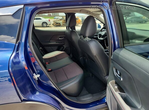 3N8AP6DA9SL442985 2025 NISSAN KICKS Blue Vista de los asientos traseros