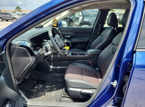 3N8AP6DA9SL442985 2025 NISSAN KICKS Blue Vista interior delantera