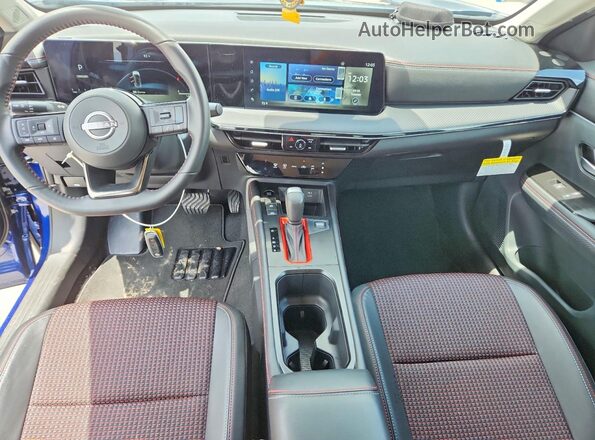 3N8AP6DA9SL442985 2025 NISSAN KICKS Blue Vista del salpicadero