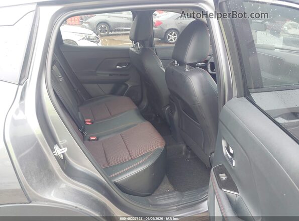 3N8AP6DAXSL338103 2025 NISSAN KICKS Gray VIN կոդի պիտակի տեսք