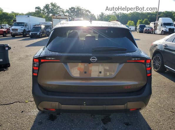 3N8AP6DB4TL398873 2026 NISSAN KICKS Brown Հետևի տեսք