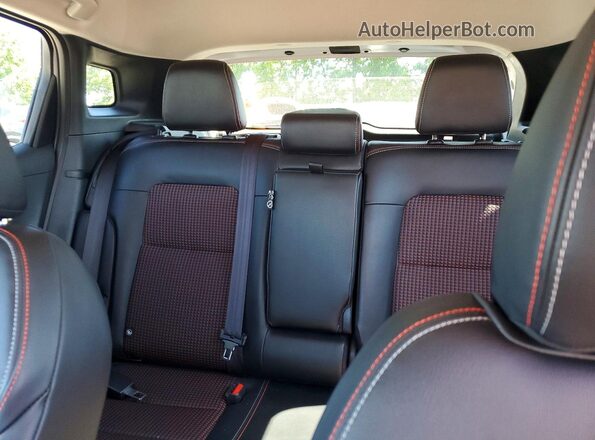 3N8AP6DB9SL345276 2025 NISSAN KICKS White Widok tylnych siedzeń