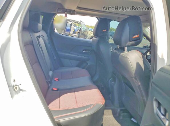 3N8AP6DC0SL368051 2025 NISSAN KICKS White 