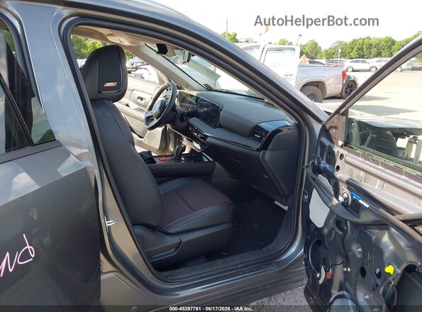 3N8AP6DD3SL430129 2025 NISSAN KICKS Gray Vista interior delantera