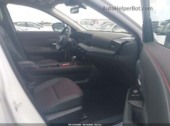 3N8AP6DD8SL443135 2025 NISSAN KICKS White Widok wnętrza z przodu