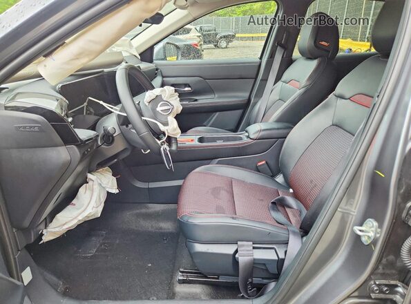3N8AP6DD9SL430930 2025 NISSAN KICKS Gray Սալոնի դիմացի տեսք