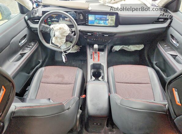 3N8AP6DD9SL430930 2025 NISSAN KICKS Gray Առջևի վահանակի տեսք