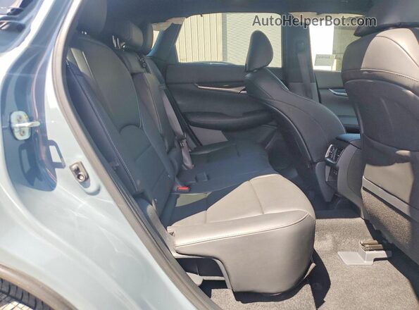 3PCAJ5FB8SF105137 2025 INFINITI QX50 Silver Widok wnętrza z tyłu