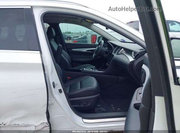 3PCAJ5M11LF114483 2020 INFINITI QX50 White Front interior view