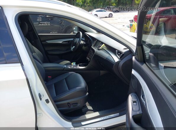 3PCAJ5M13KF125225 2019 INFINITI QX50 White Front interior view