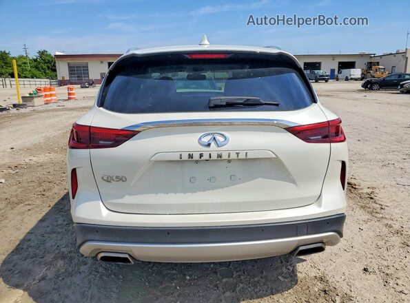 3PCAJ5M17KF118911 2019 INFINITI QX50 White Widok z tyłu